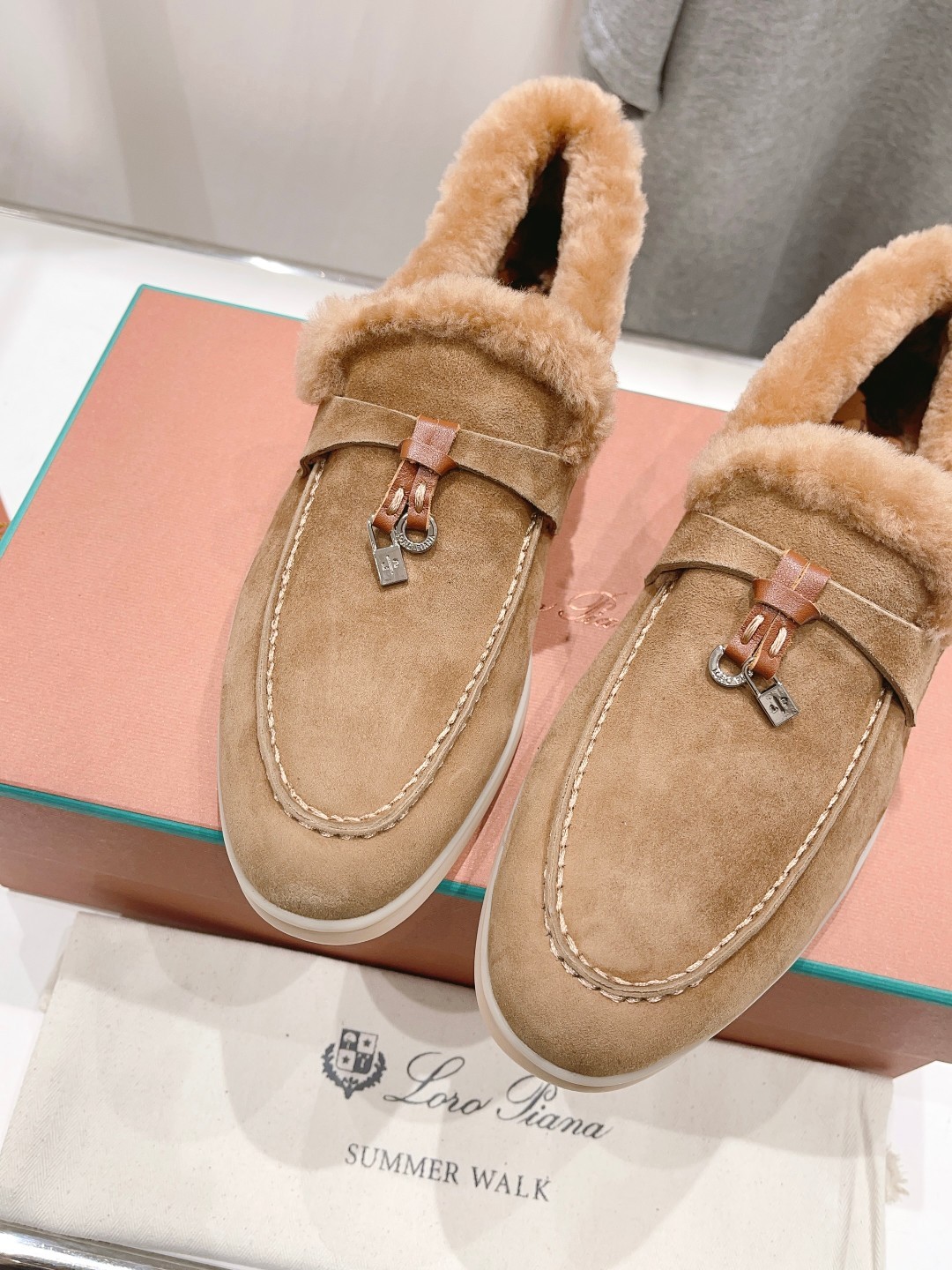 022 33123111 SIZE 35-46