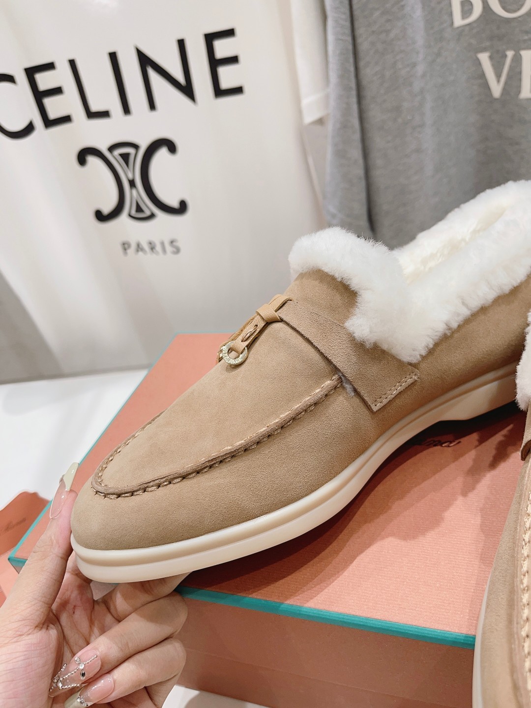021 33123111 SIZE 35-46