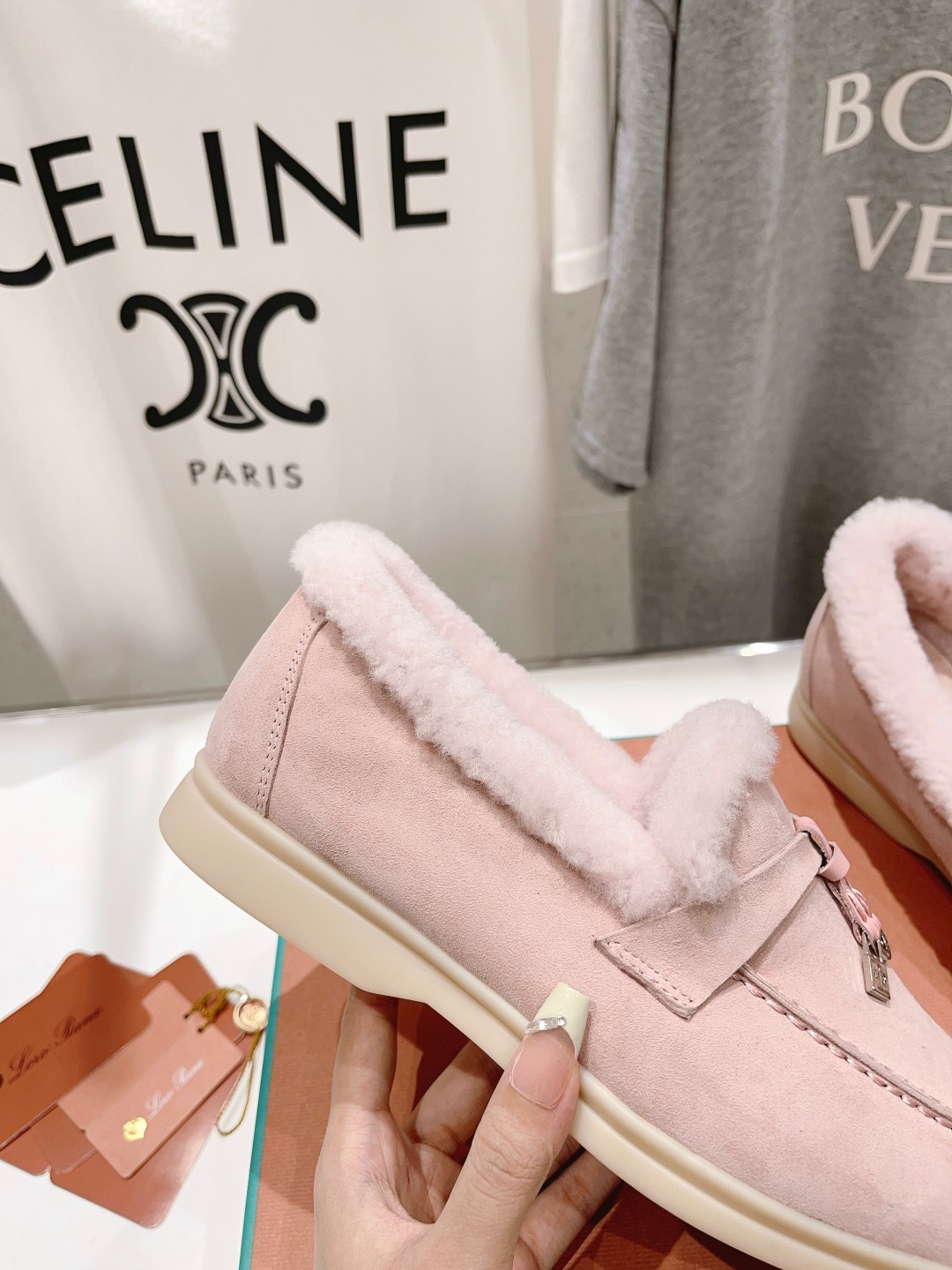 020 33123111 SIZE 35-46