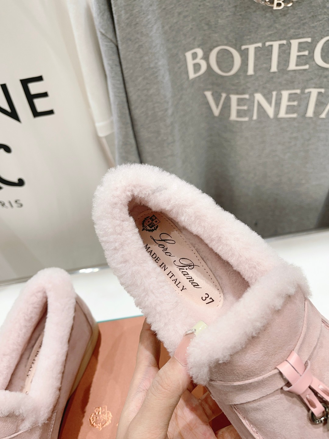020 33123111 SIZE 35-46