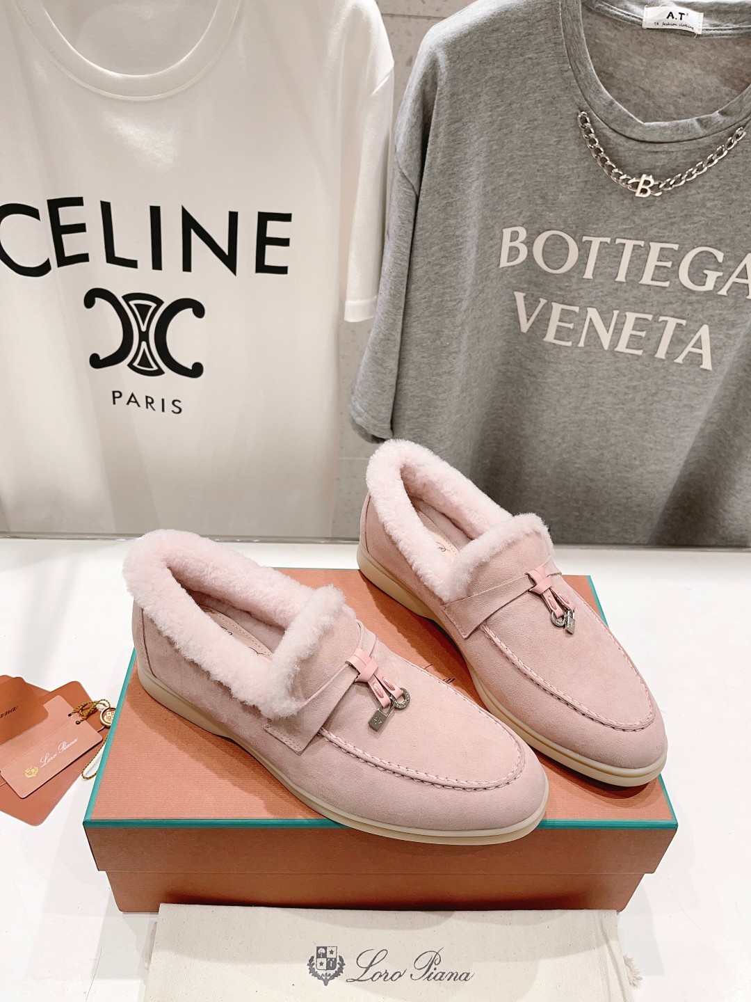 020 33123111 SIZE 35-46