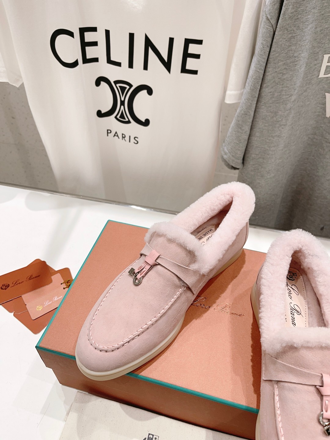 020 33123111 SIZE 35-46