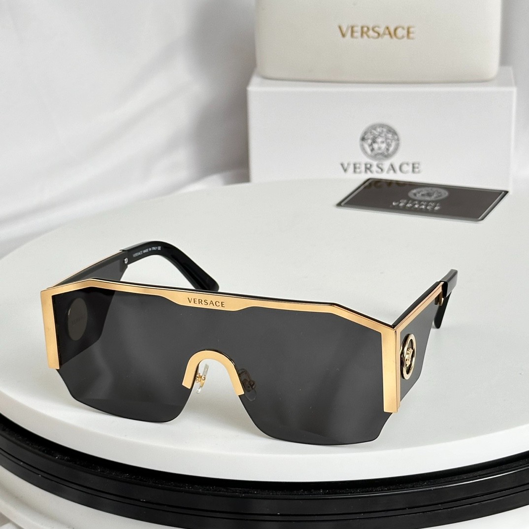 2 versace glasses list