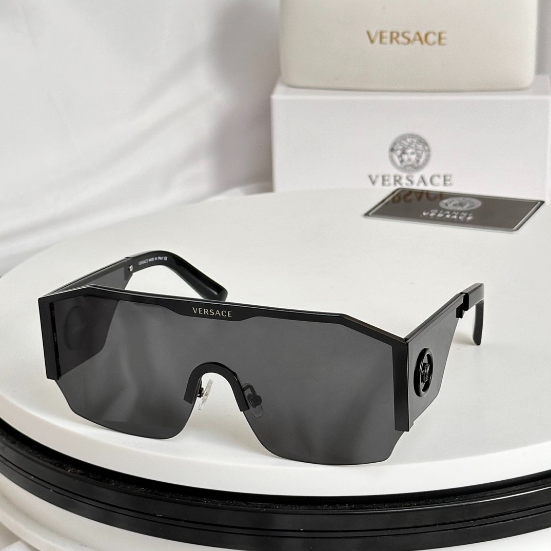 2 versace glasses list