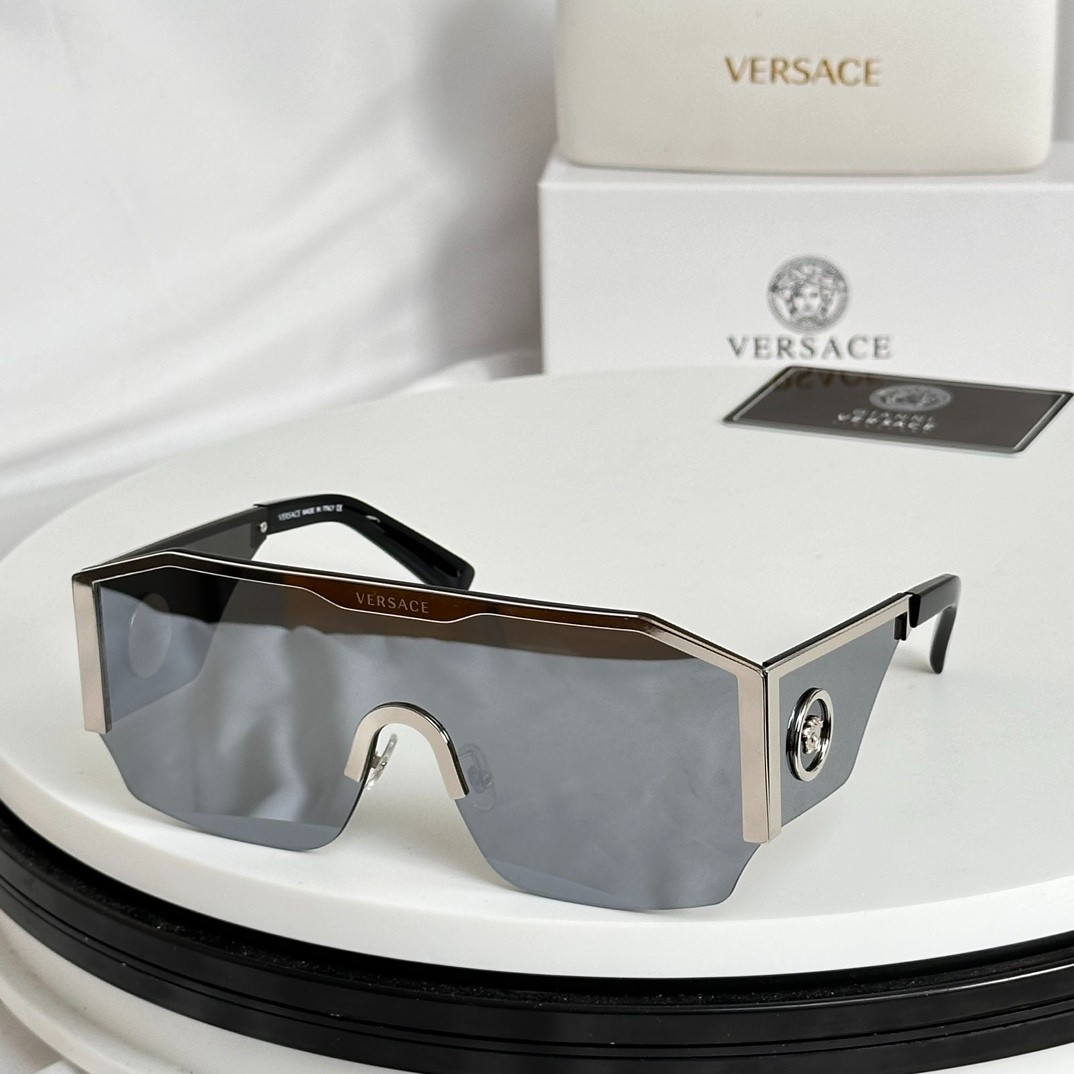 2 versace glasses list