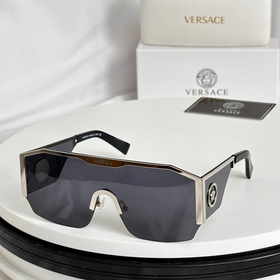 2 versace glasses list