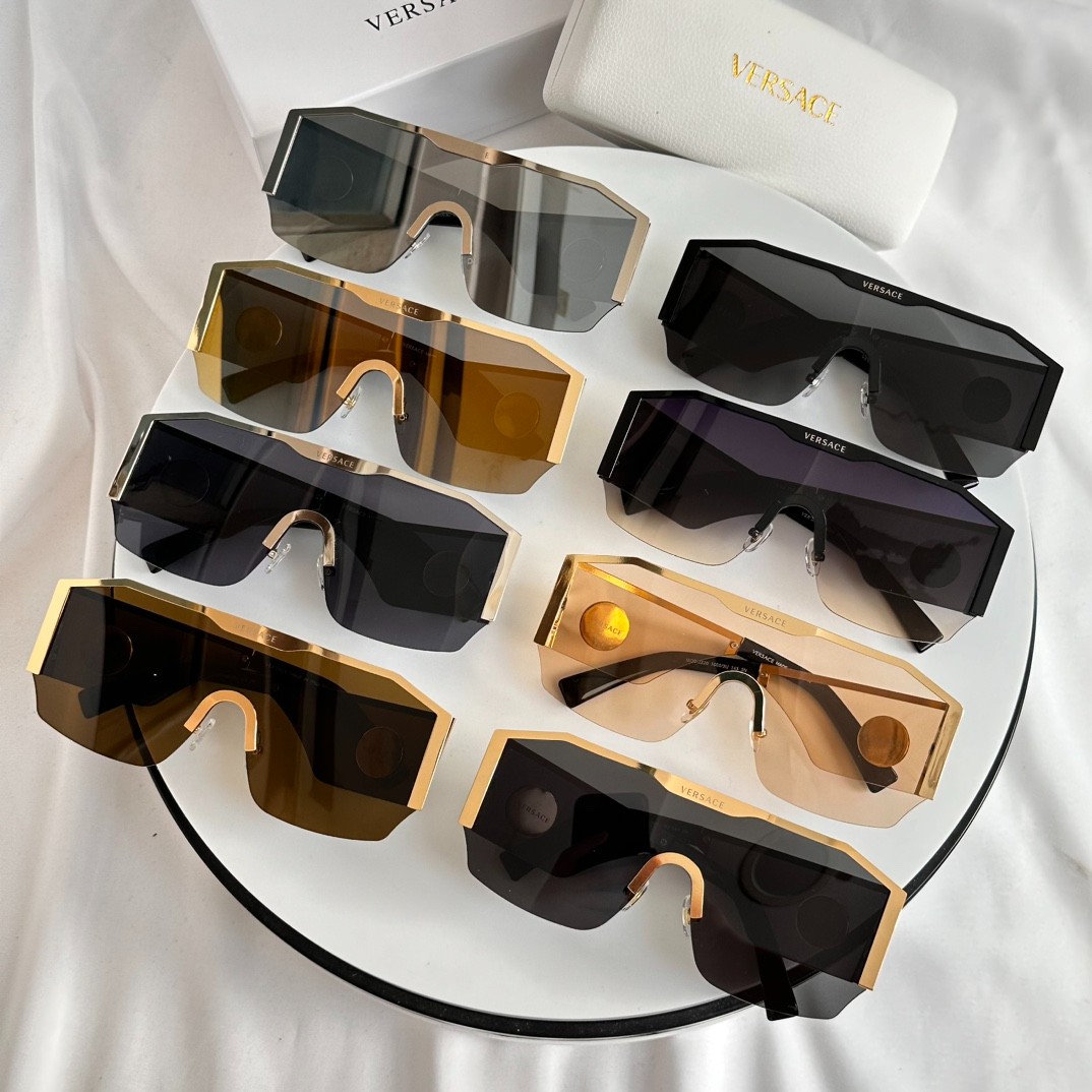 2 versace glasses list