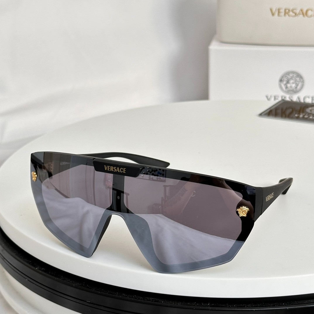 2 versace glasses list