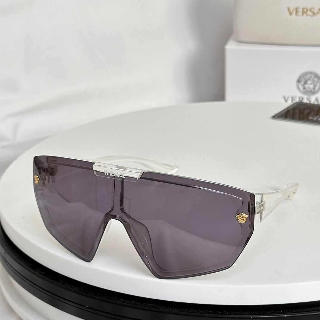 2 versace glasses list