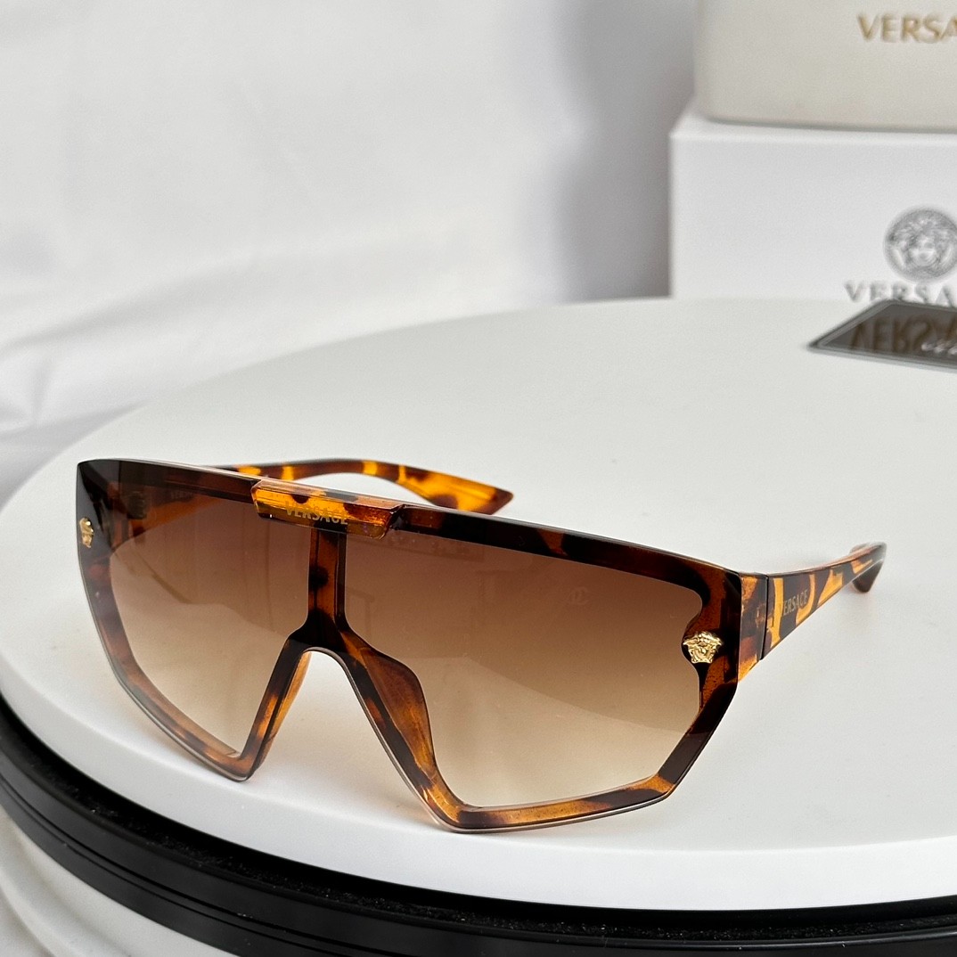 2 versace glasses list