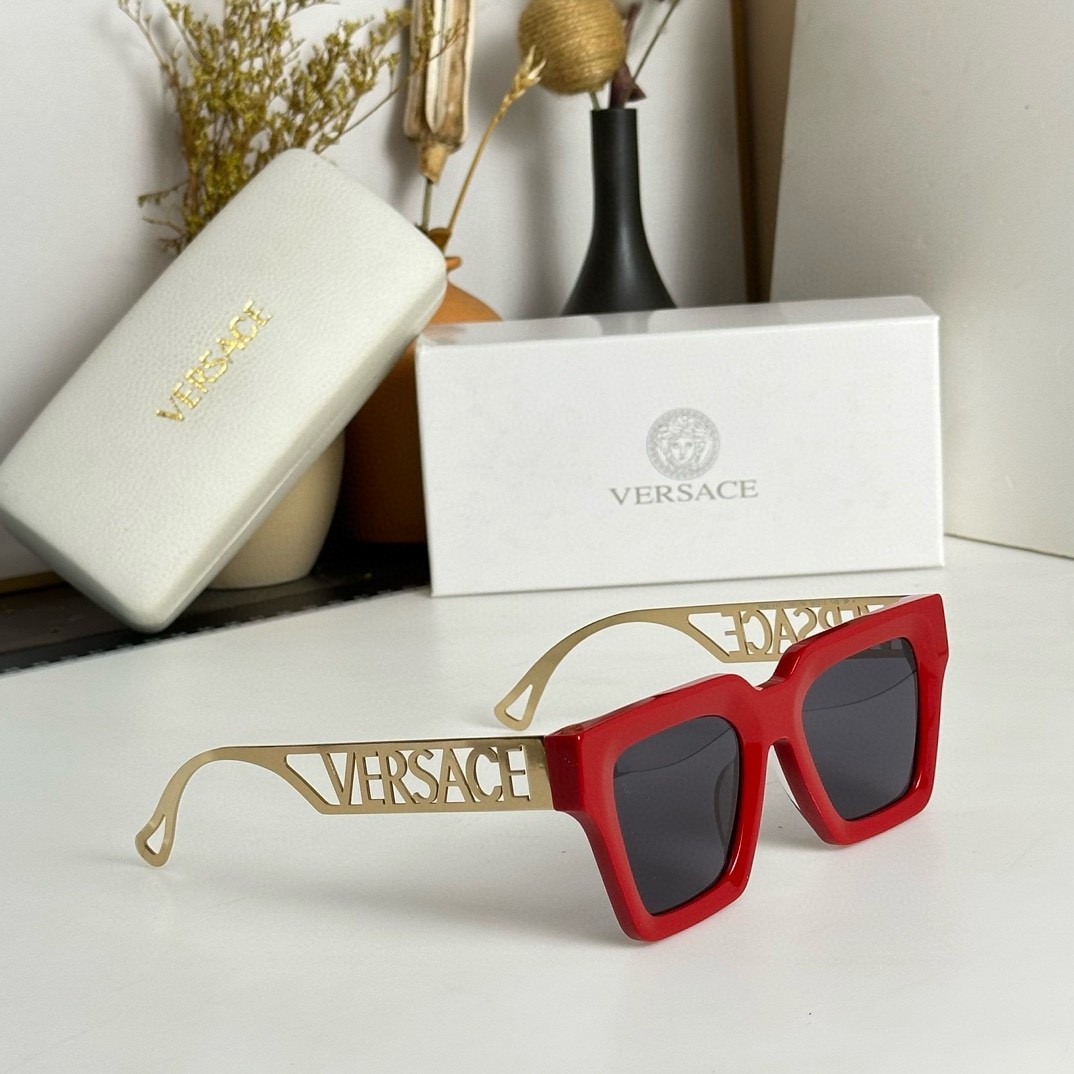 2 versace glasses list