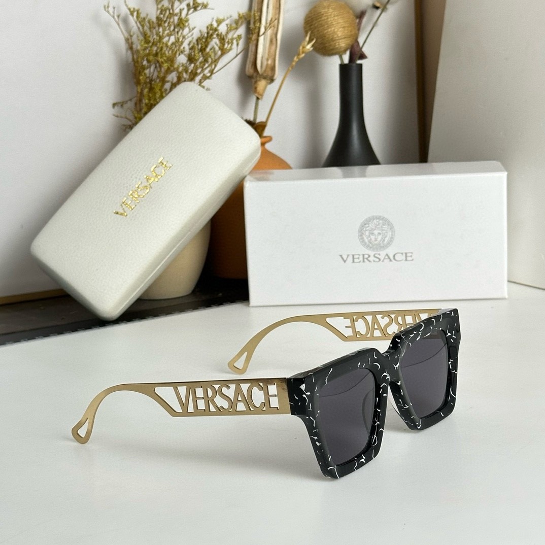 2 versace glasses list