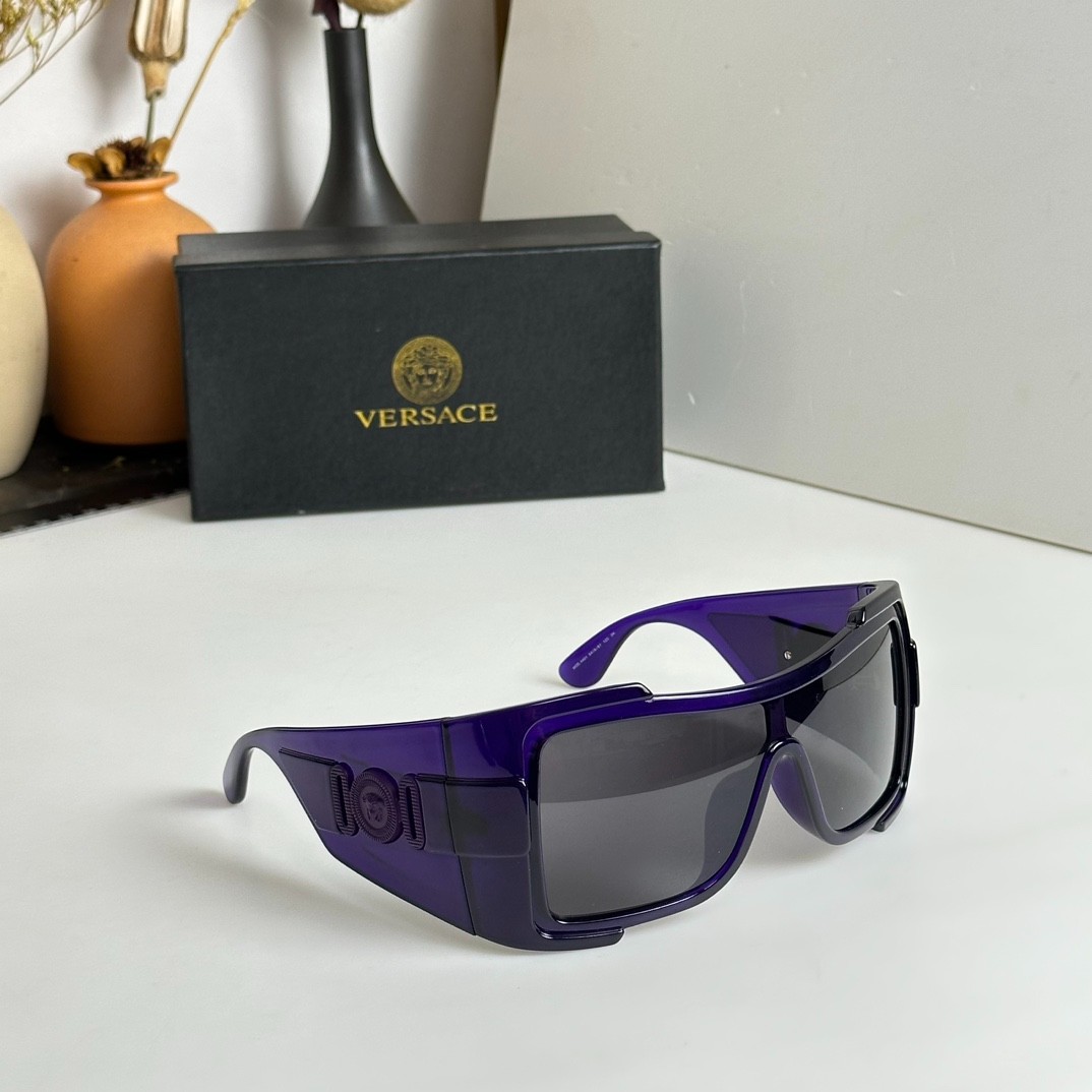 2 versace glasses list
