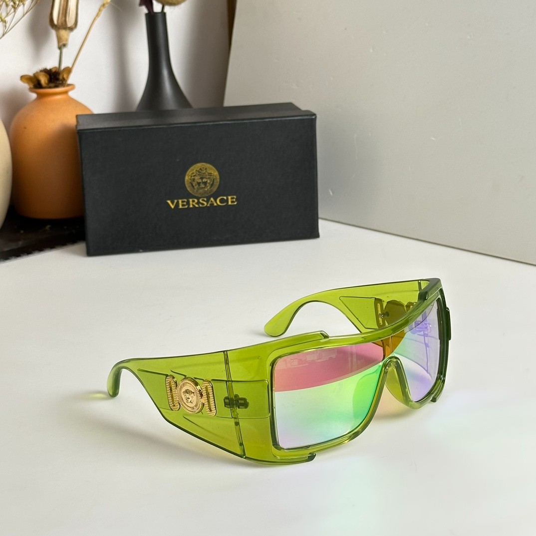 2 versace glasses list