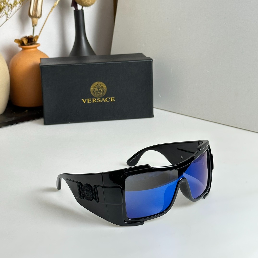 2 versace glasses list