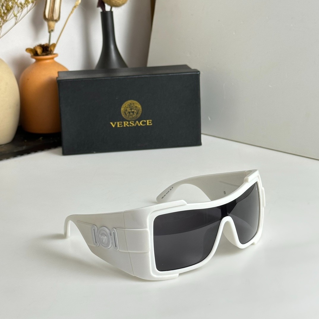 2 versace glasses list