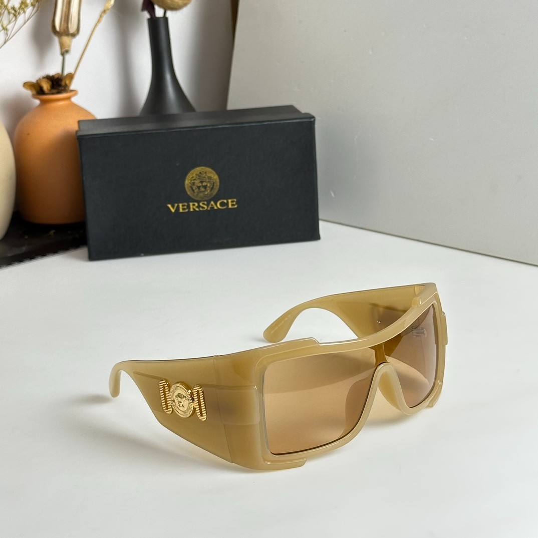 2 versace glasses list