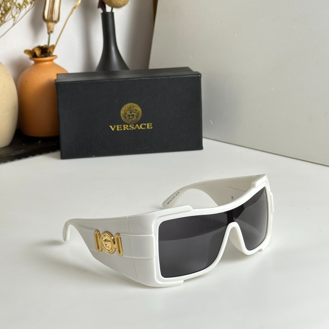 2 versace glasses list