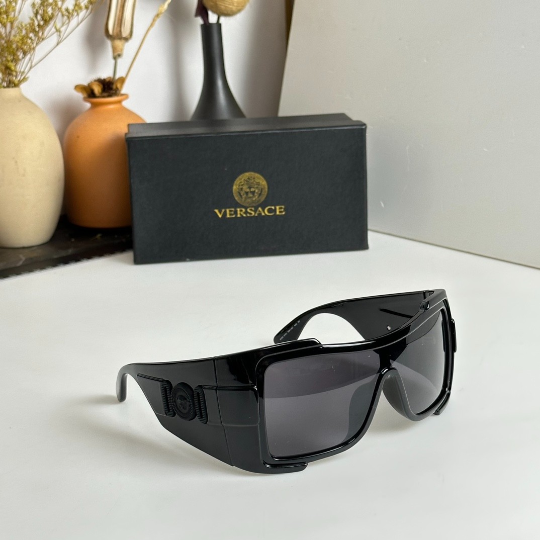2 versace glasses list