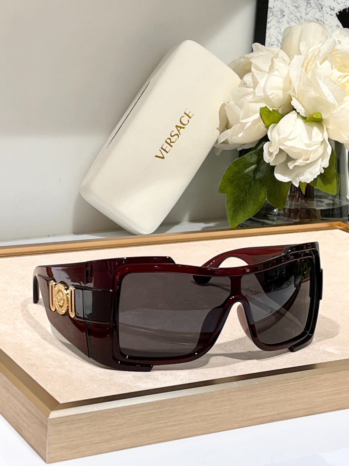 2 versace glasses list