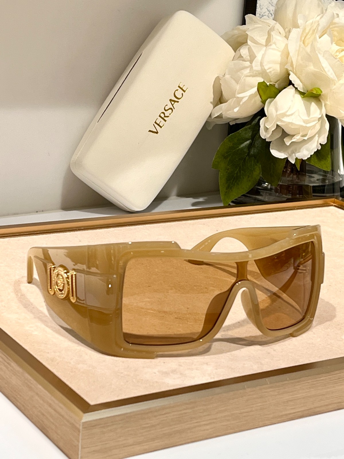 2 versace glasses list