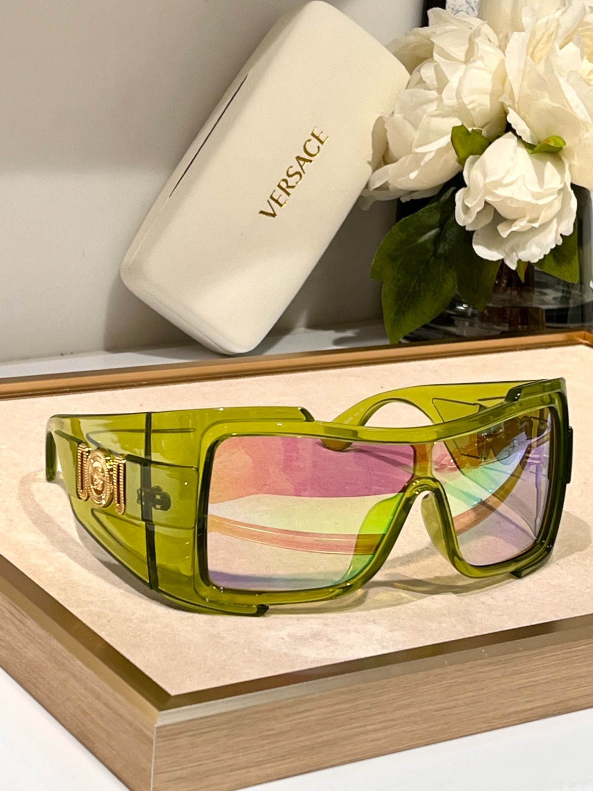 2 versace glasses list