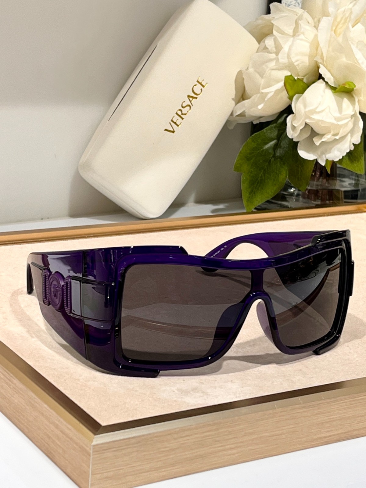 2 versace glasses list
