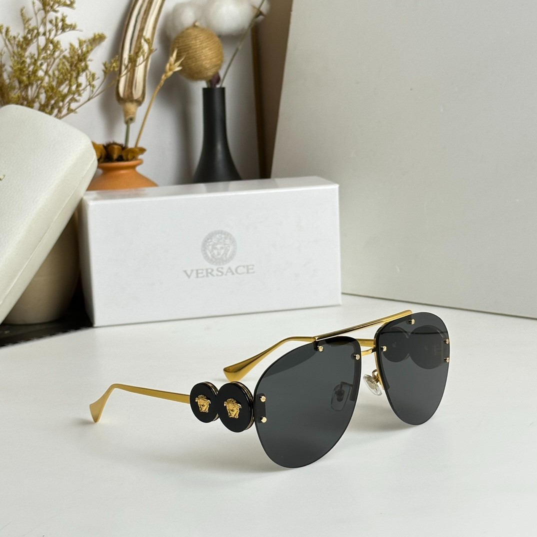 2 versace glasses list