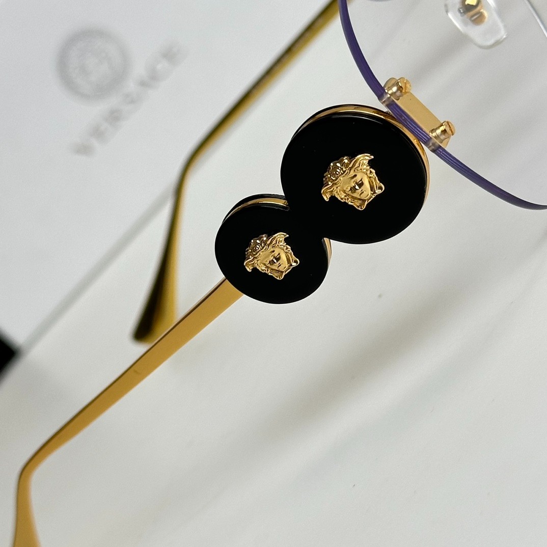 2 versace glasses list