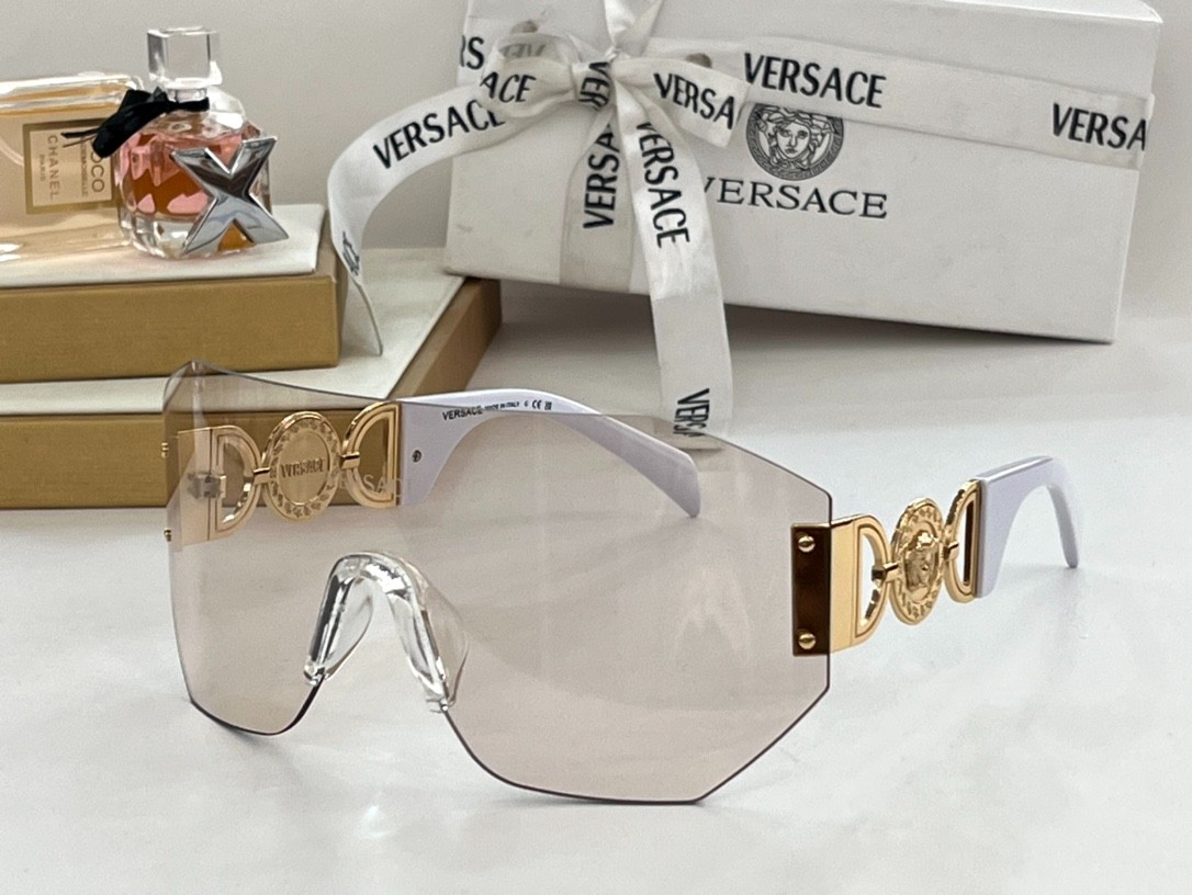 2 versace glasses list