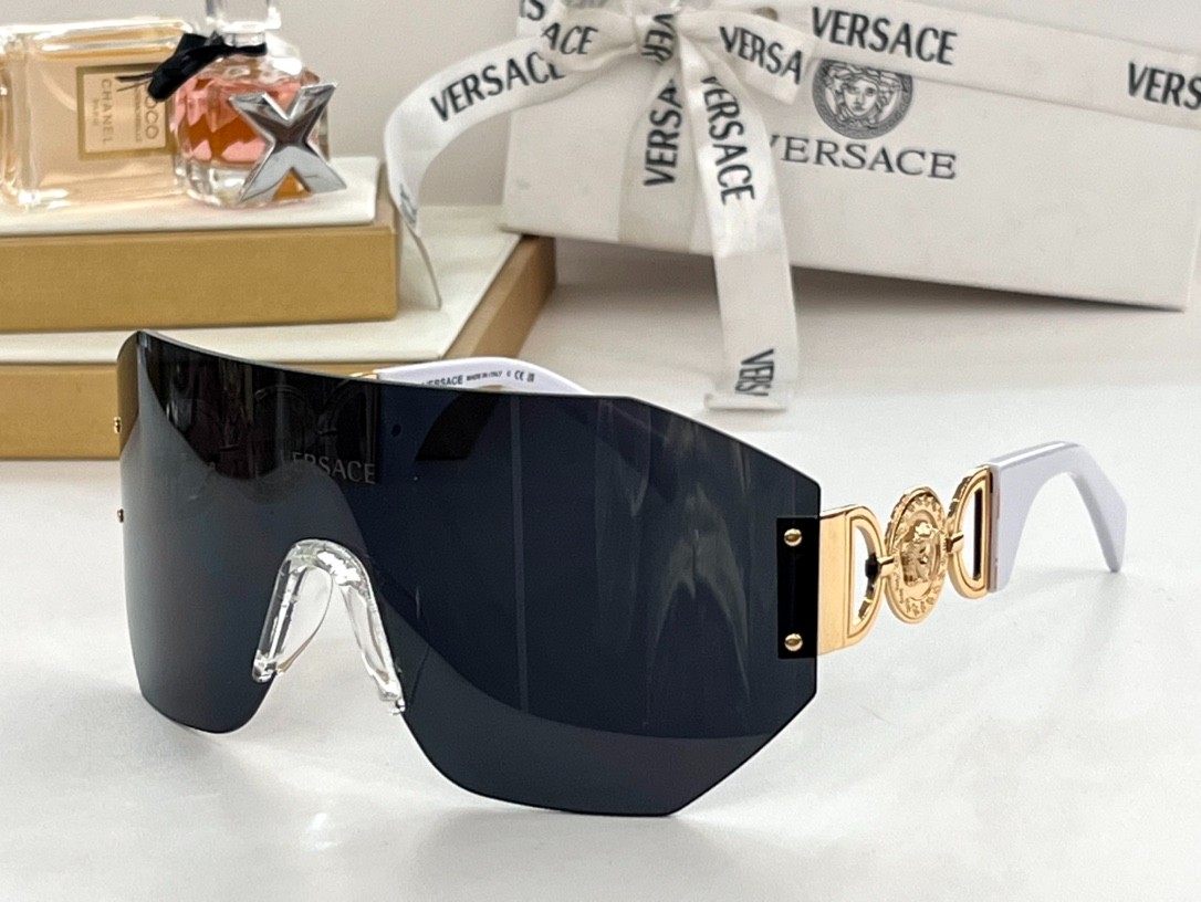 2 versace glasses list