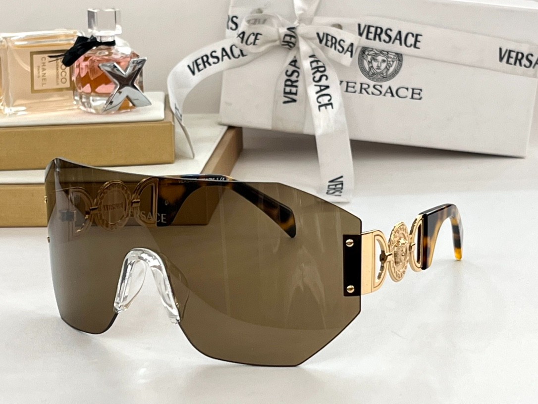 2 versace glasses list