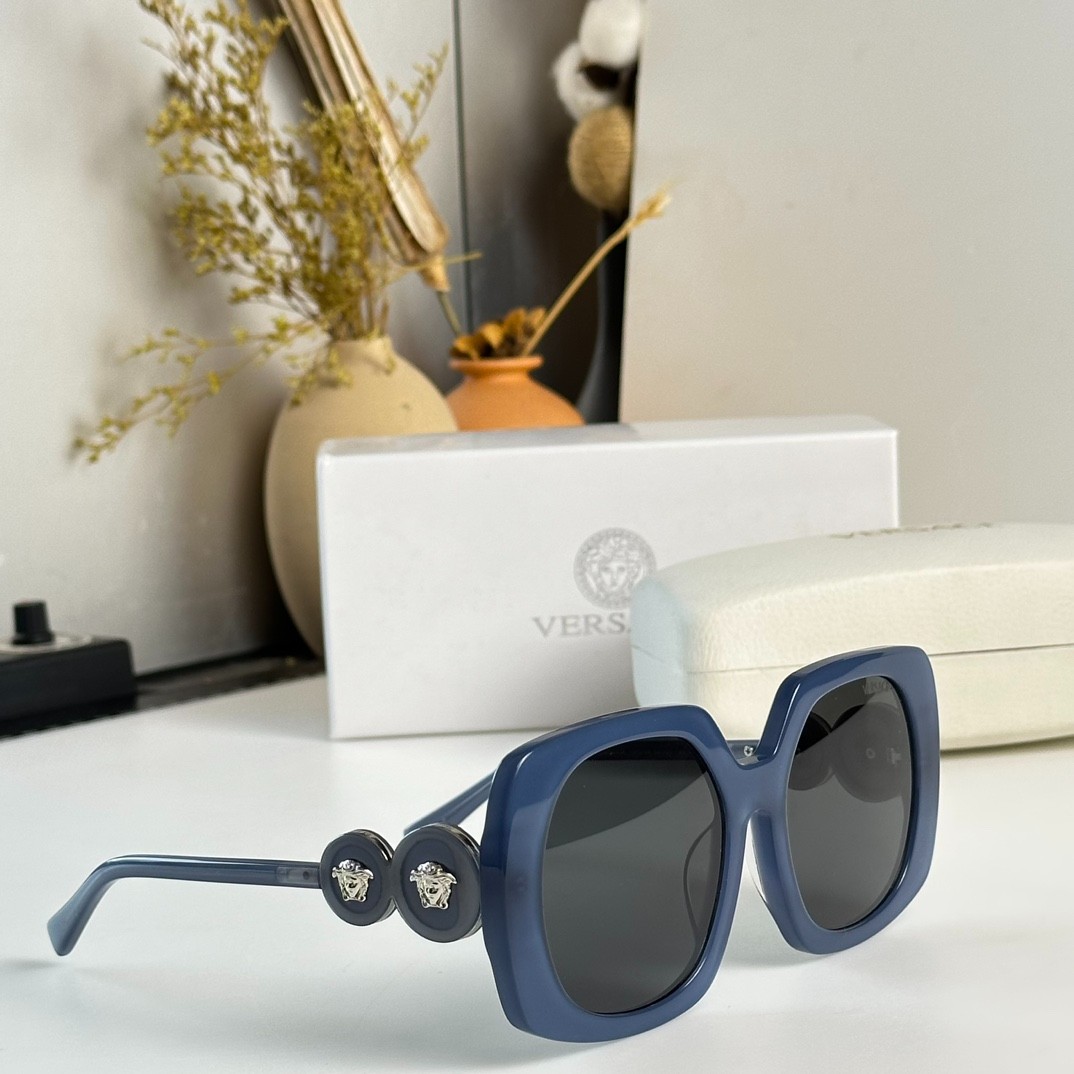 2 versace glasses list