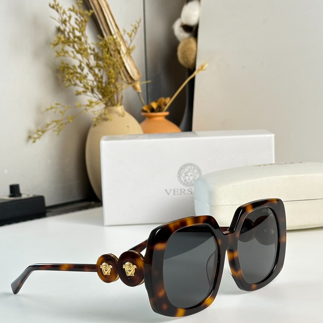 2 versace glasses list