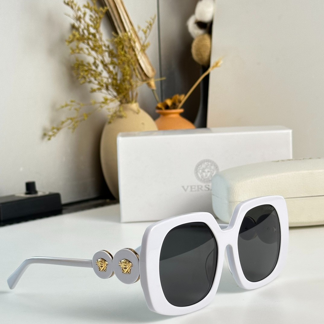 2 versace glasses list