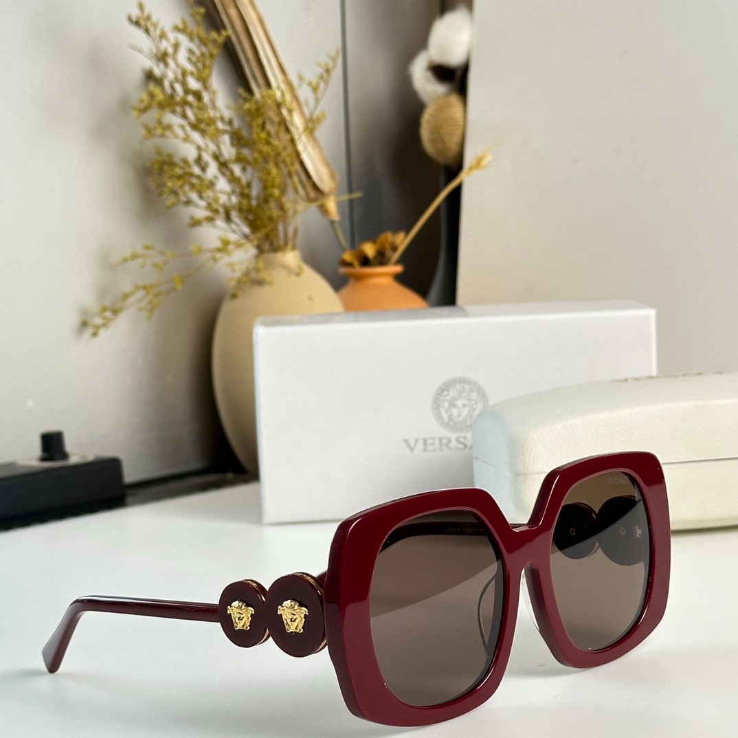 2 versace glasses list