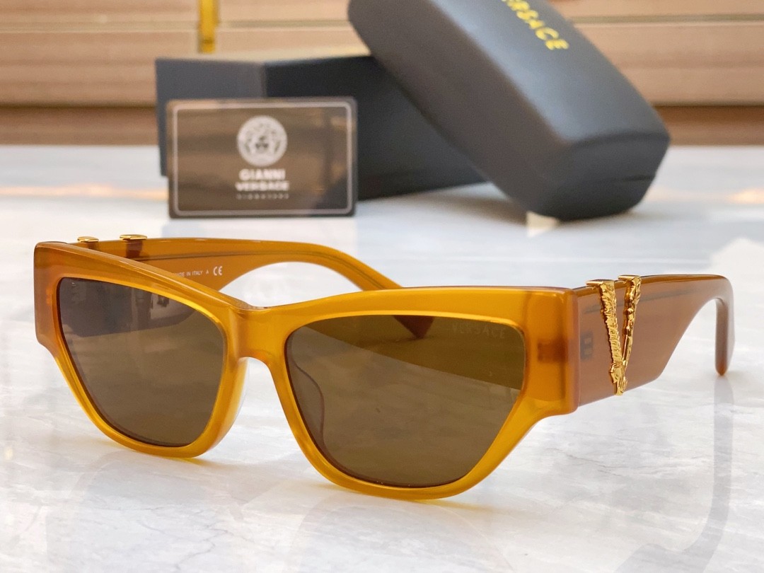 2 versace glasses list