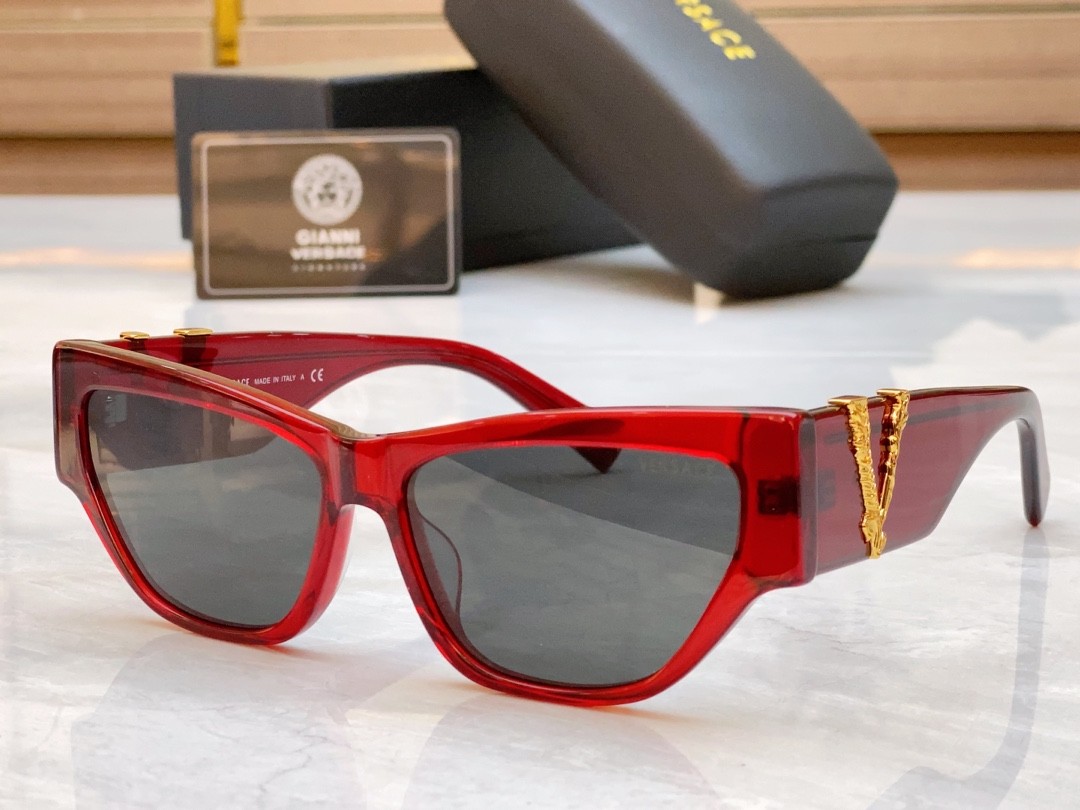2 versace glasses list