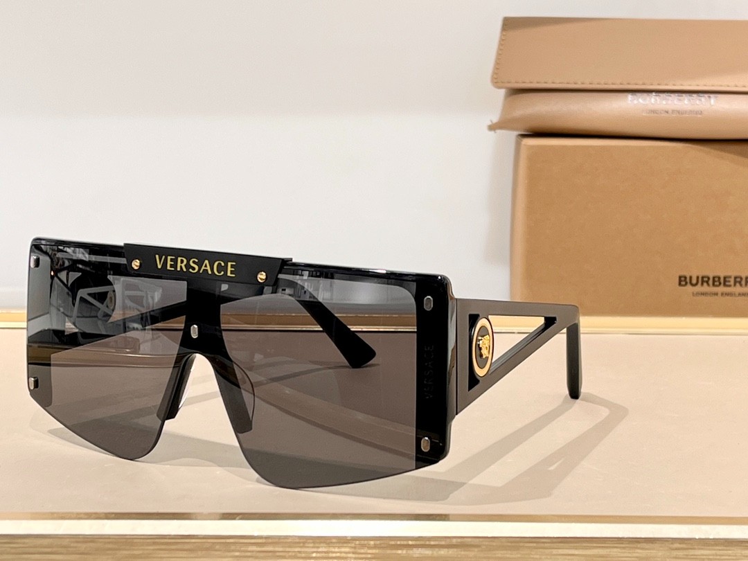 2 versace glasses list