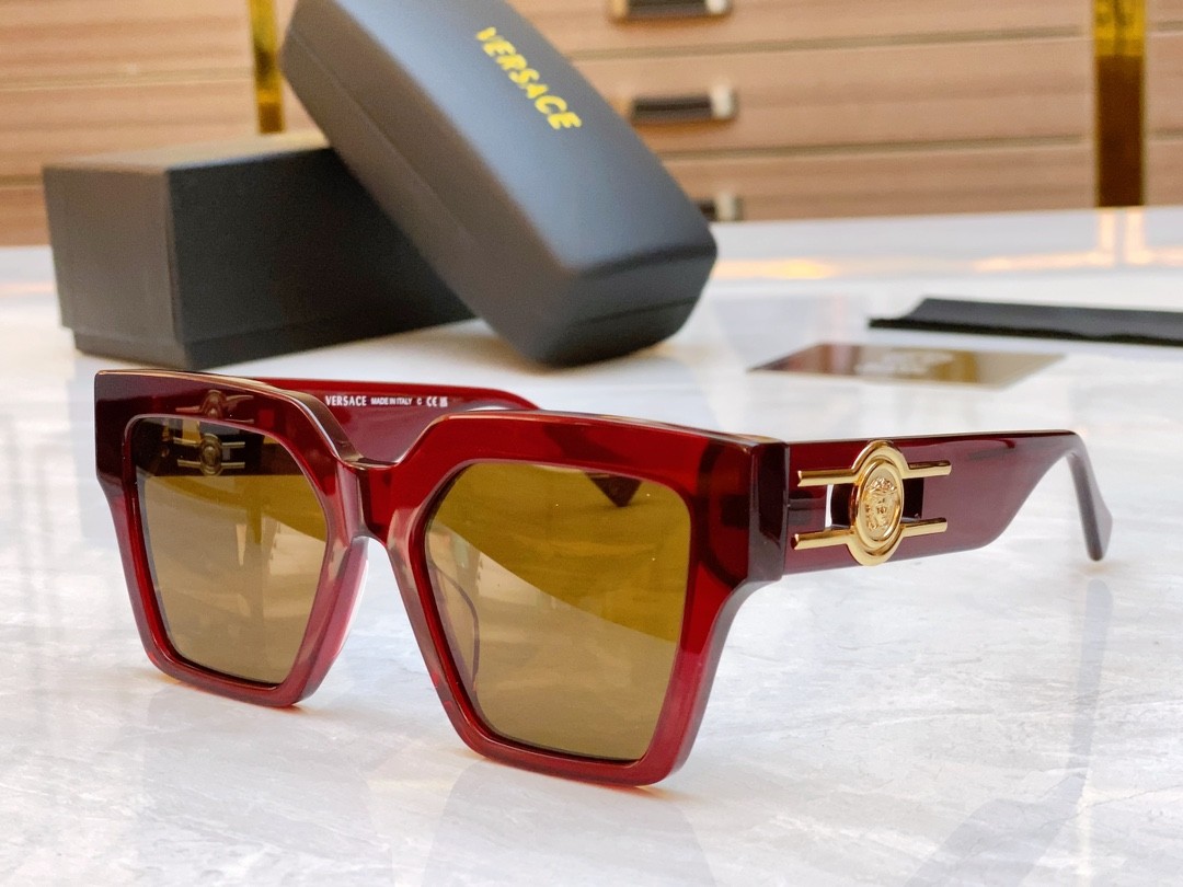 2 versace glasses list