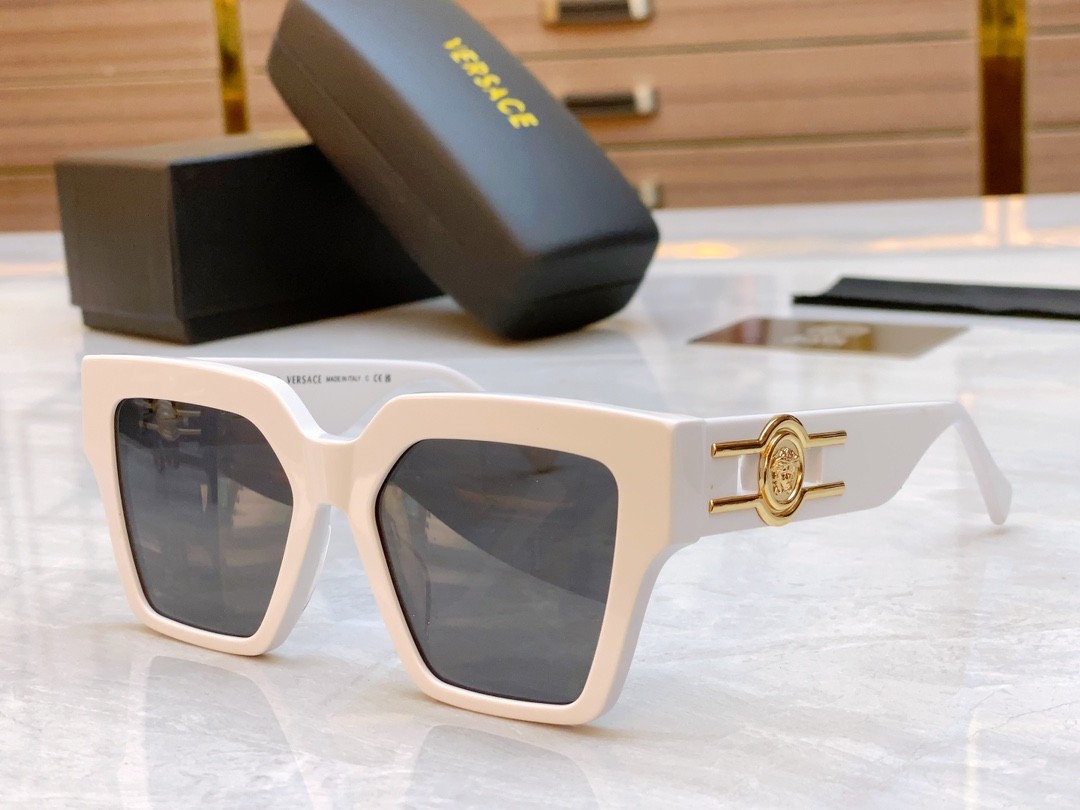 2 versace glasses list
