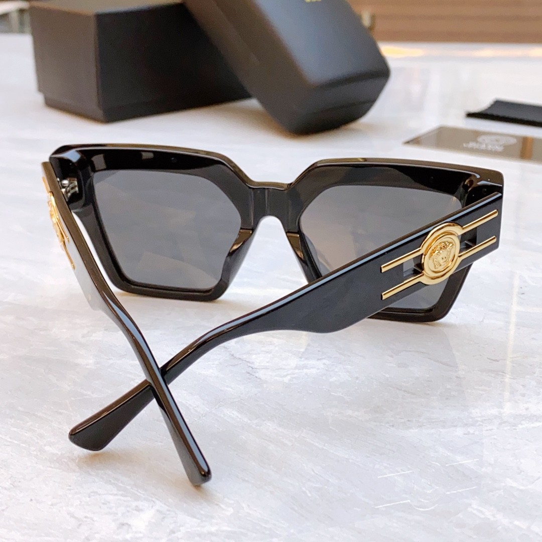 2 versace glasses list