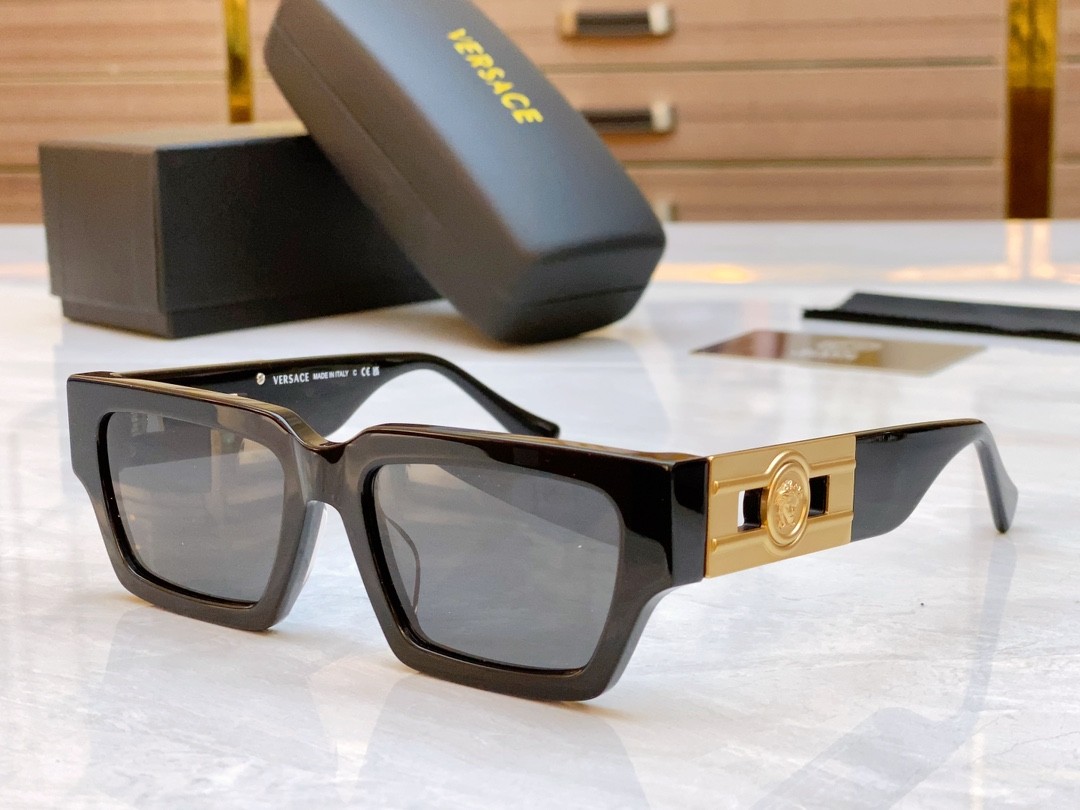 2 versace glasses list