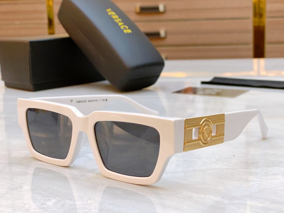 2 versace glasses list