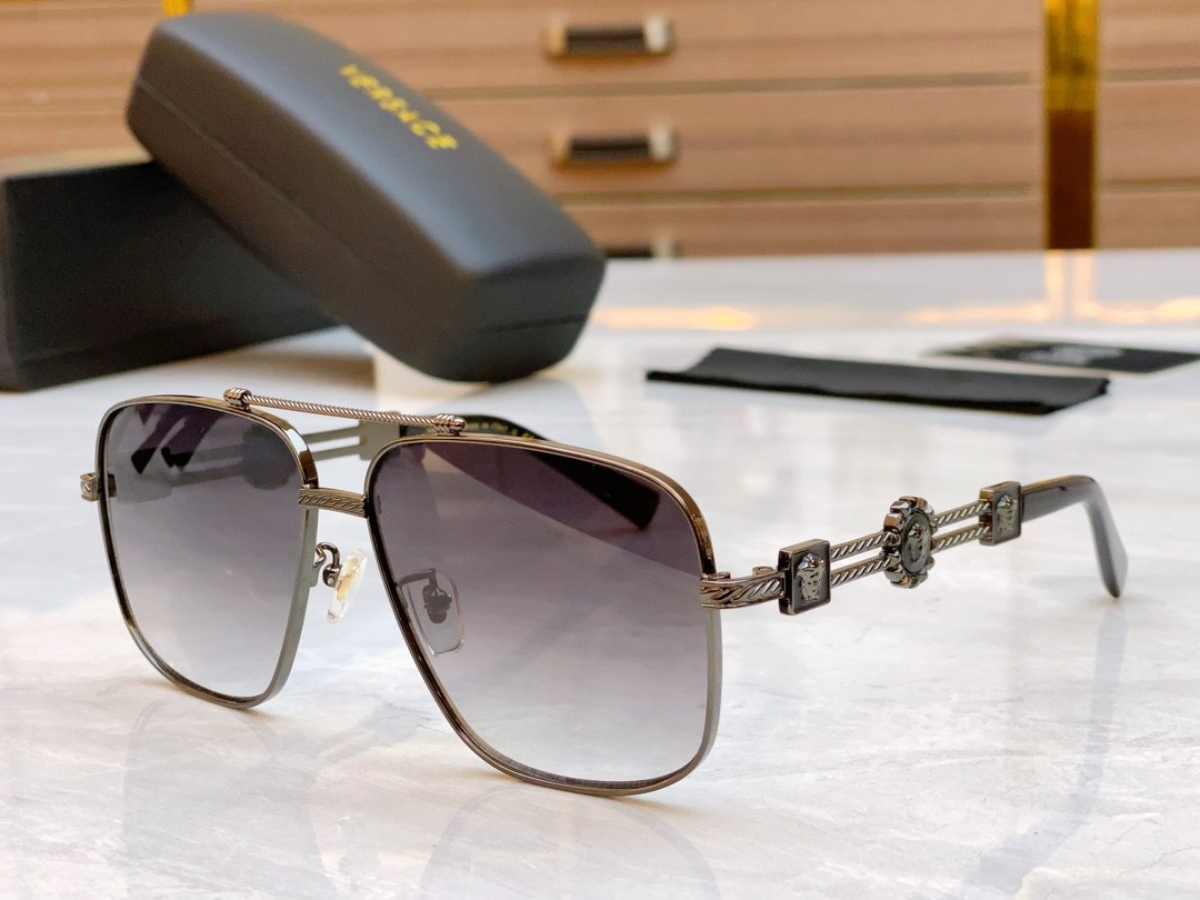 2 versace glasses list
