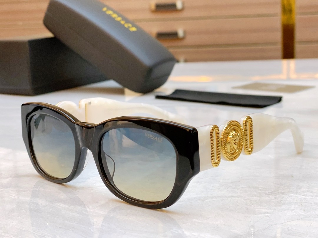 2 versace glasses list