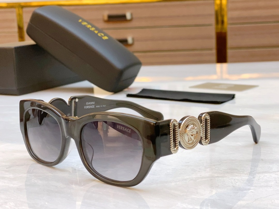 2 versace glasses list