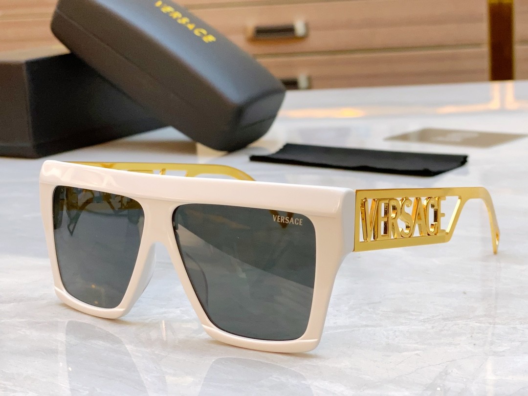 2 versace glasses list
