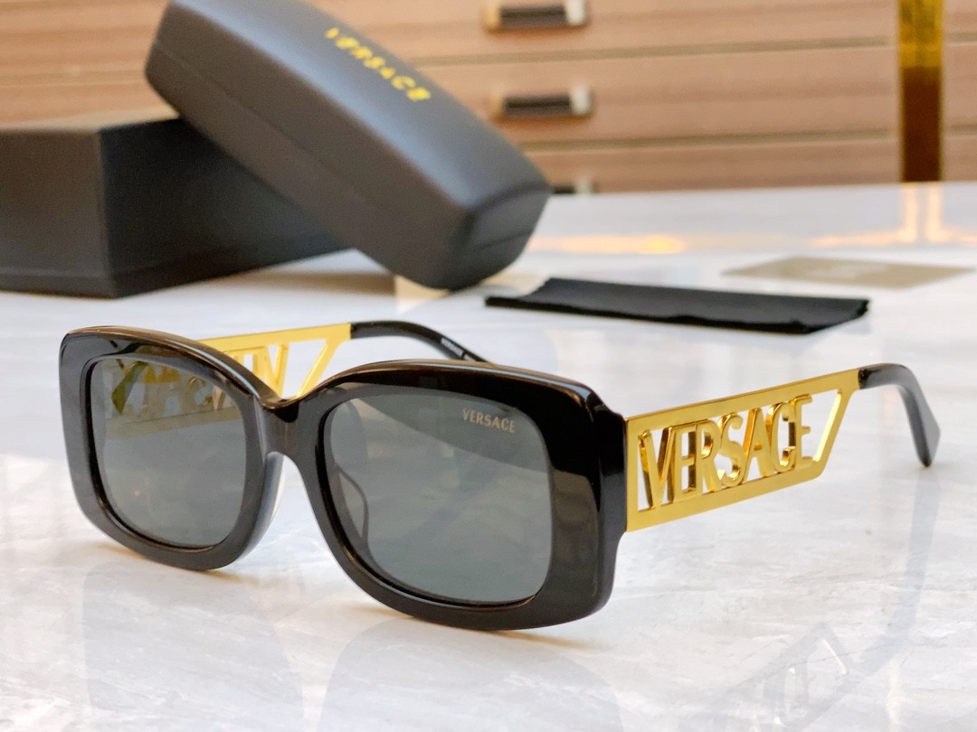 2 versace glasses list