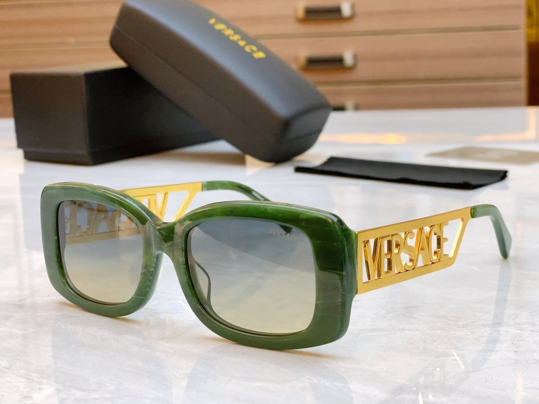2 versace glasses list